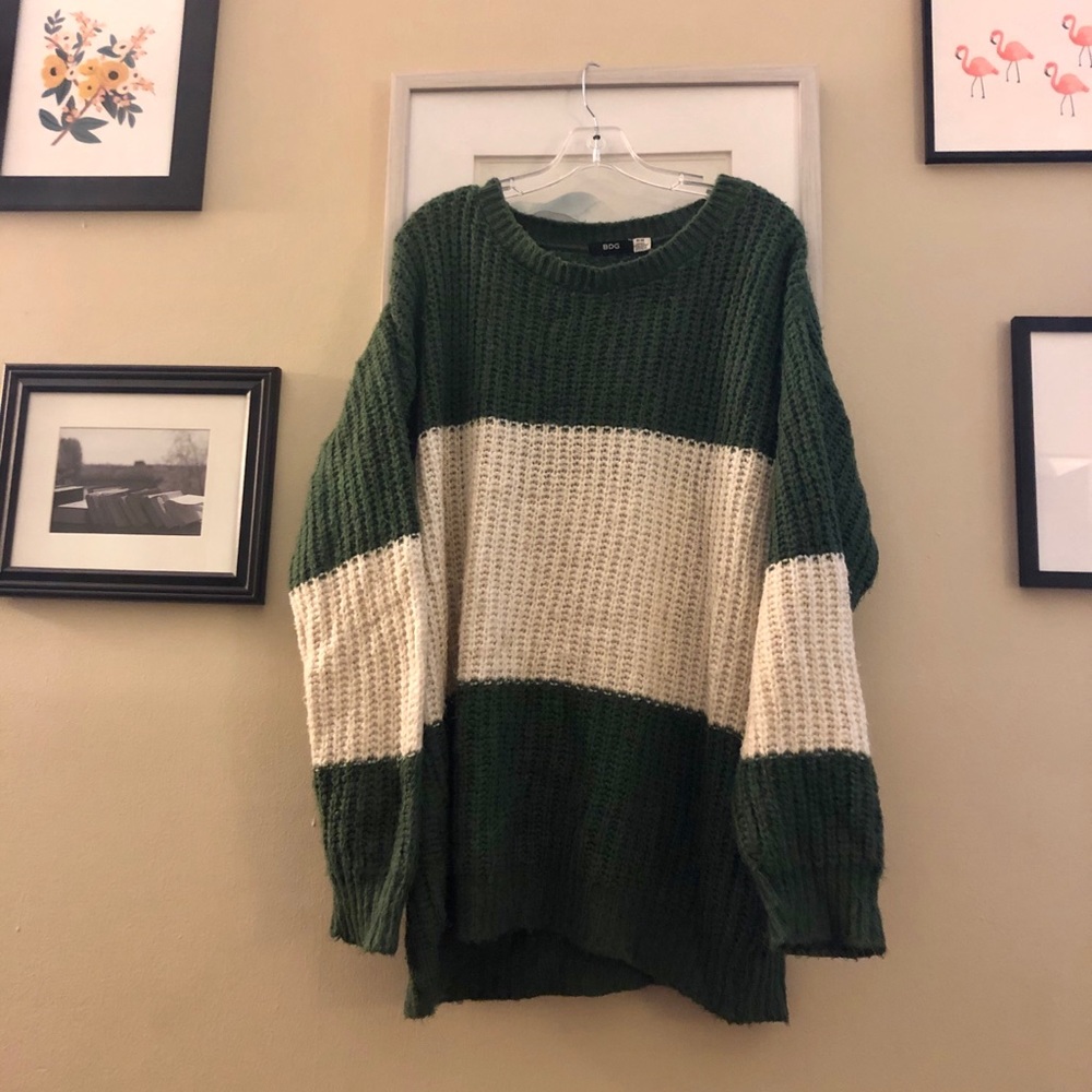 Oversized Urban Outfitters cozy sweater